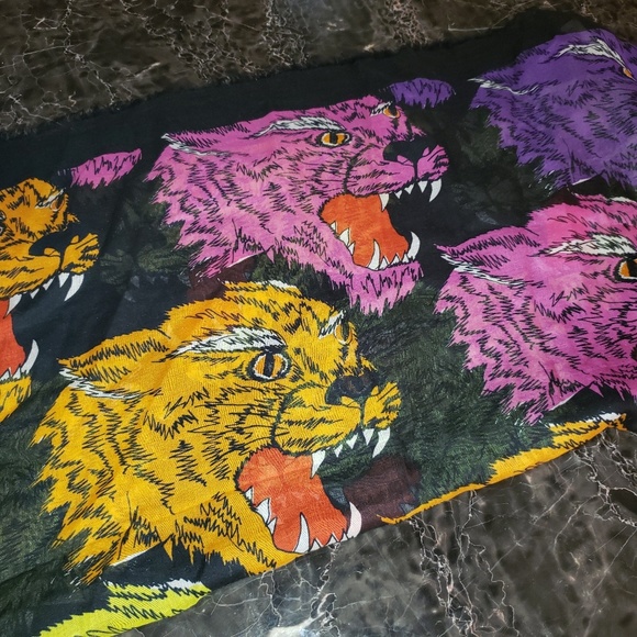 Gucci Accessories - Scarf multicolor Gucci tiger print beautiful use